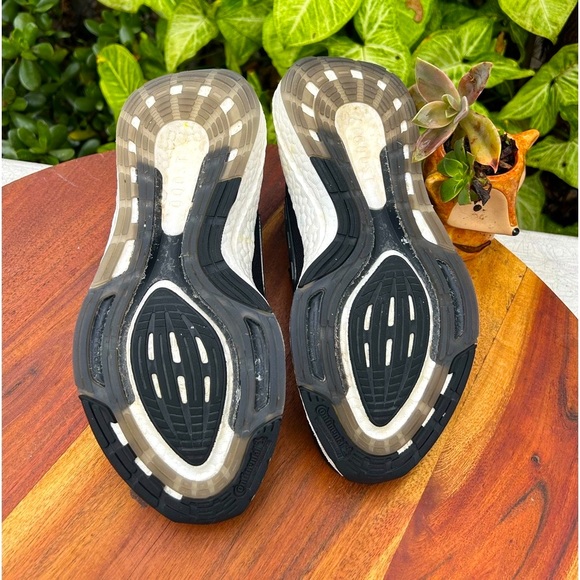 ADIDAS ultraBOOST 22   🔴Men size 7.5 - Picture 4 of 10